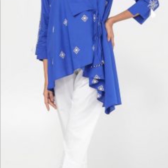 Top - Picture 2 of 7